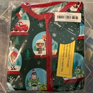 Disney Pixar Snow Globes Christmas Pajama Set – Little Sleepies Size 3T Zippy